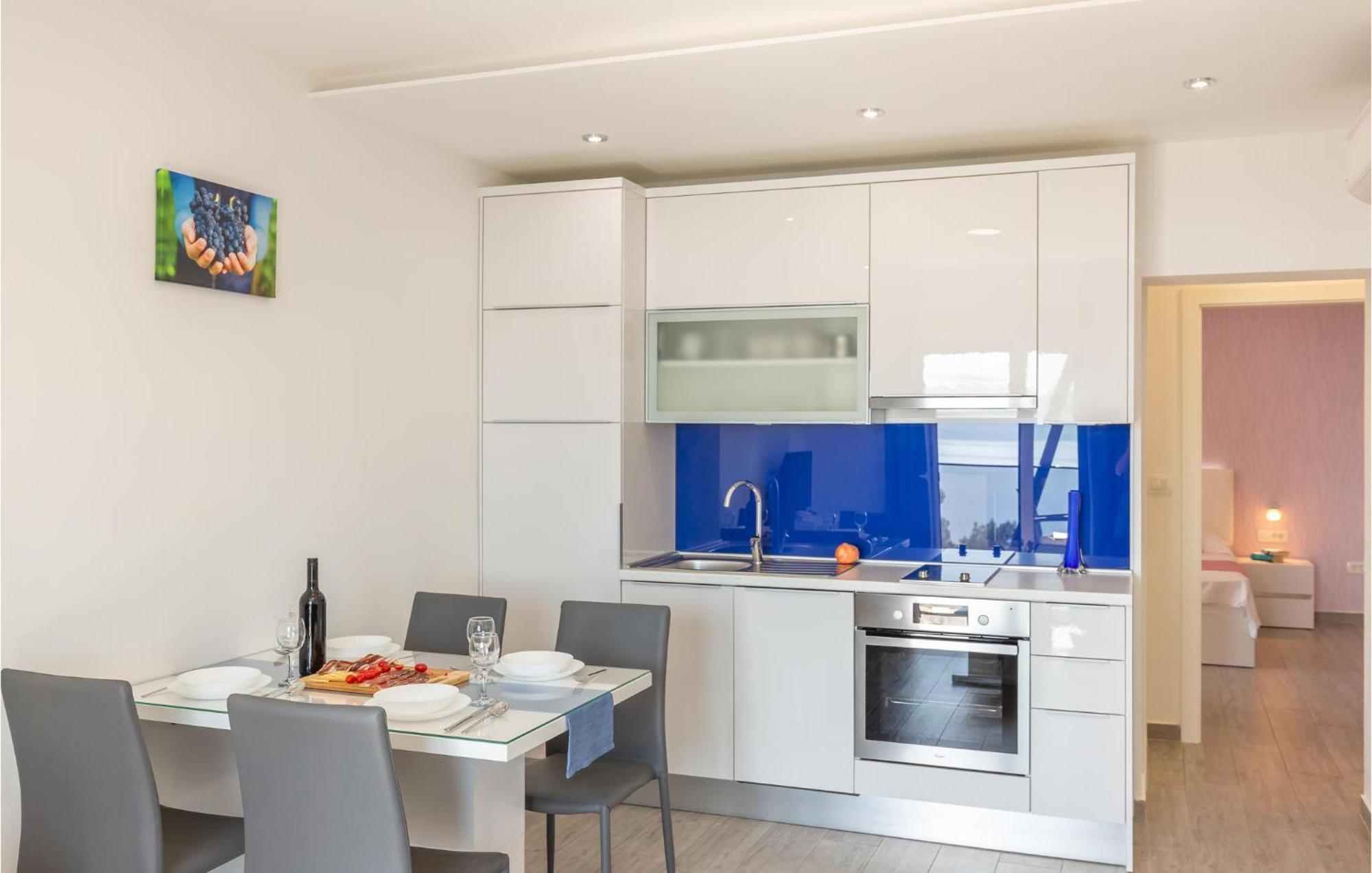 Amazing Apartment In Medici With Kitchen Kutleša Екстериор снимка