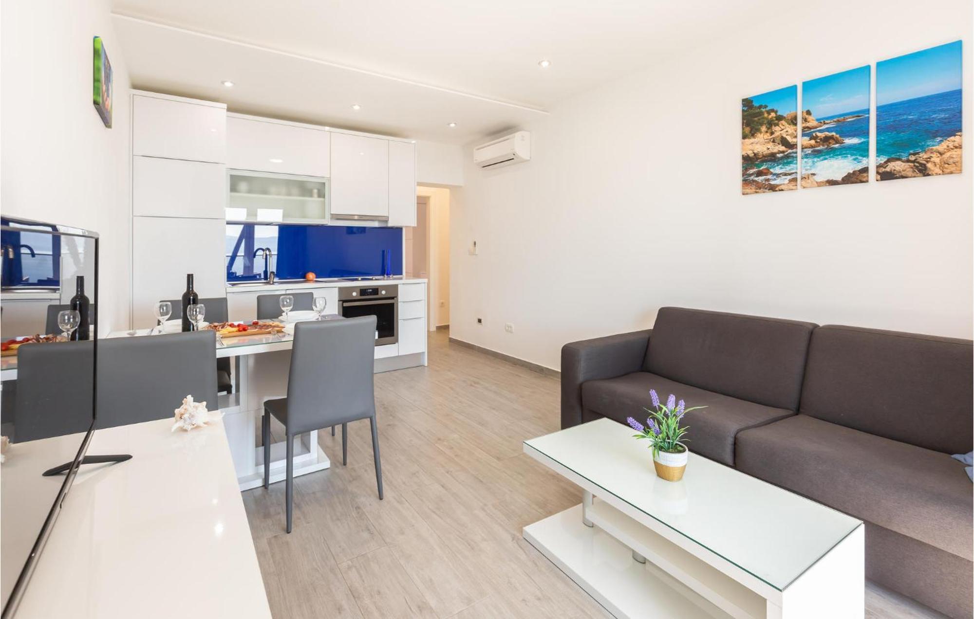 Amazing Apartment In Medici With Kitchen Kutleša Екстериор снимка